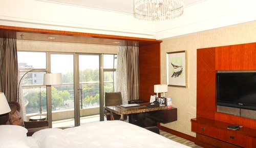 Mountain View King Room