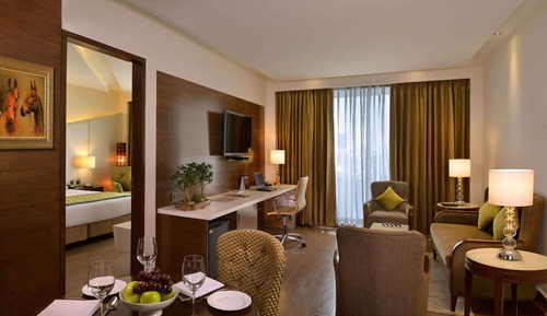 Suite, 1 King Bed, Balcony