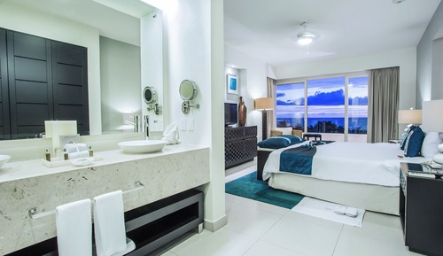 Room, 1 King Bed, Balcony