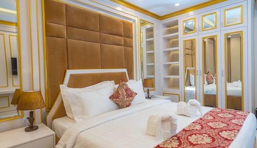 Royal Studio Suite