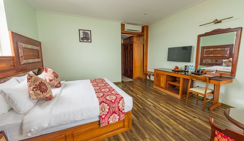 Deluxe Double or Twin Room