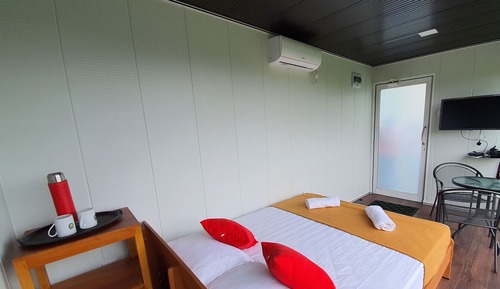 Deluxe Cabin, 1 Double Bed, Mountain View, Garden Area