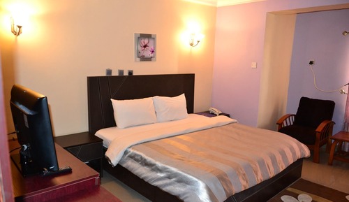 Double Room (Alvari)