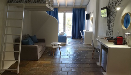 Grand Quadruple Room