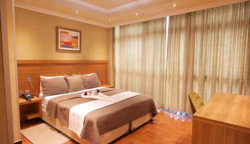 Family Room, 2 Bedrooms