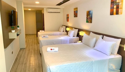 Standard Quadruple Room (+ 2 Twin beds)