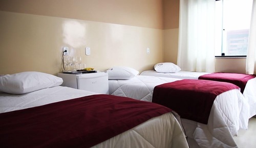 Quarto quádruplo luxo com escada