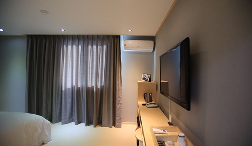 King Bedroom