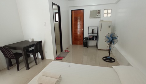 Standard Studio, 1 Queen Bed, Kitchenette, Courtyard View