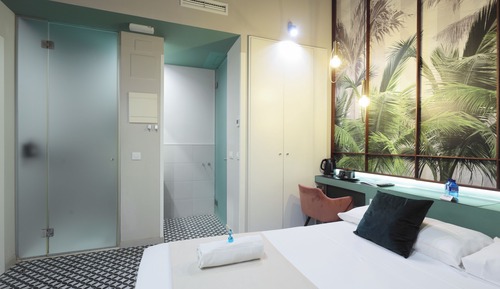 Interior double room with spa bath