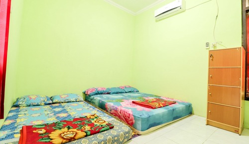 Family AC Private Bathroom (TV)