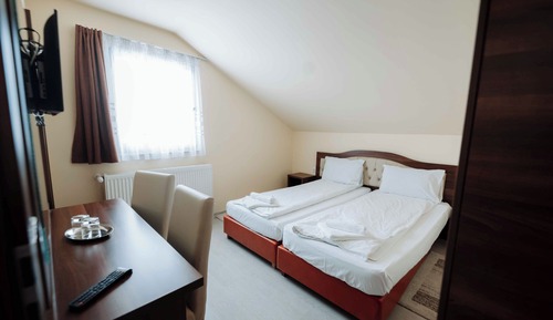 Family Room, Multiple Beds
