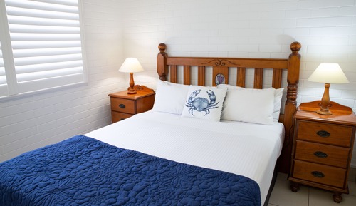 1 Bedroom Apartment, 1 Queen Bed
