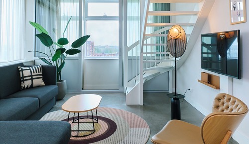 1-Bedroom Loft with Patio