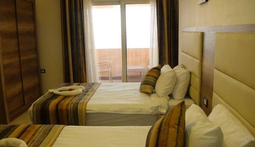 Family Suite, 3 Bedrooms, Partial Ocean View, 3 bedrooms for foreigners only.