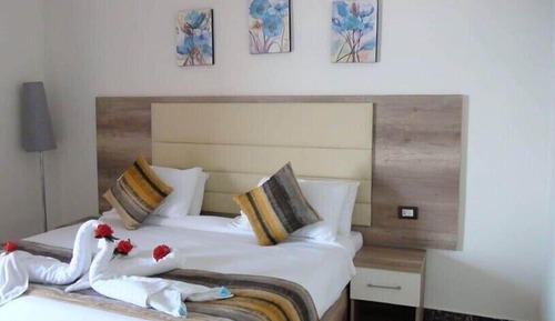 Royal suite (direct Sea view) for foreigners only
