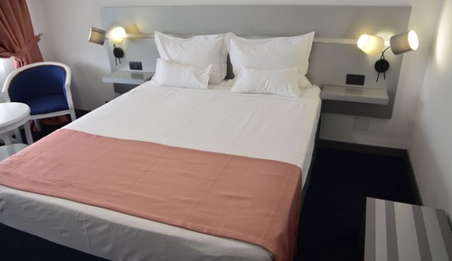 Deluxe Queen Room