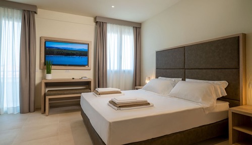 Junior Studio Suite