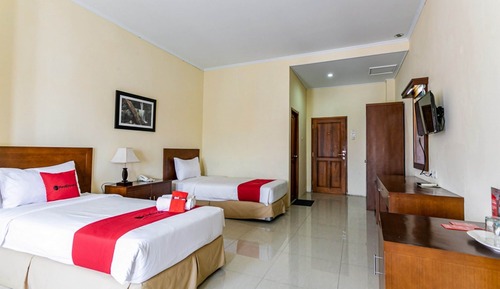Twin Room (RedDoorz)