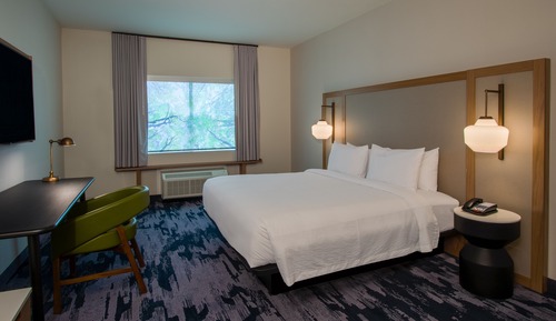 Room, 1 King Bed, Non Smoking (Mobility Accessible, Tub)