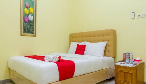 Economy Room
