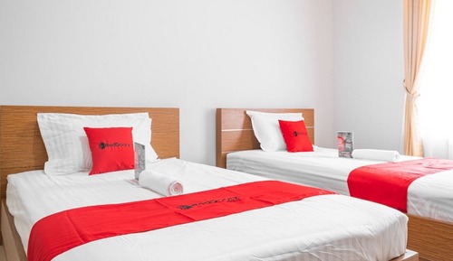 Twin Room (RedDoorz)