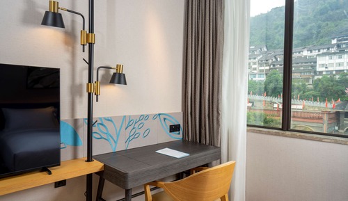 Signature Room, 2 Twin Beds, River View
