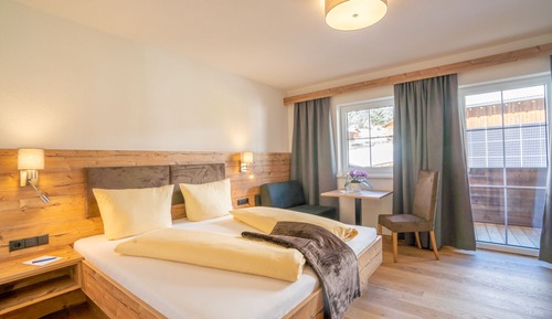 Comfort Triple Room, 1 King Bed with Sofa bed, Non Smoking, Mountain View