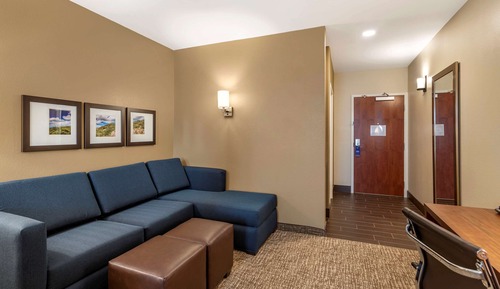 Studio Suite, 1 King Bed with Sofa bed, Non Smoking