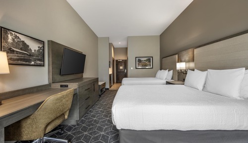 Standard Room, 2 Queen Beds, Non Smoking, Refrigerator & Microwave (1st Floor)