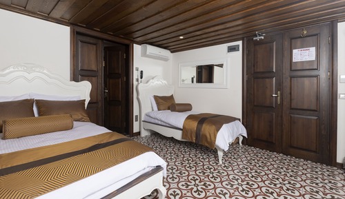 Family Triple Room, Courtyard View