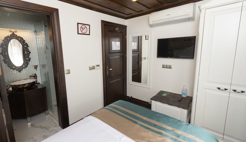 Standard Double Room (1)