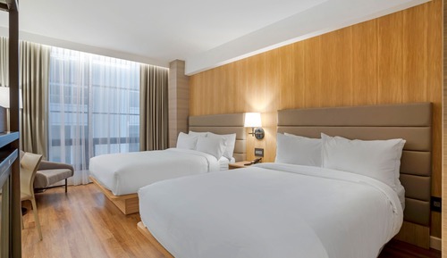 Room, Multiple Beds, Non Smoking, Corner