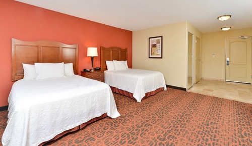 Room, 2 Queens, Hearing Accessible