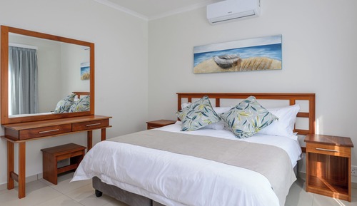 Four Bedroom Beach Front Villa with Splash Pool