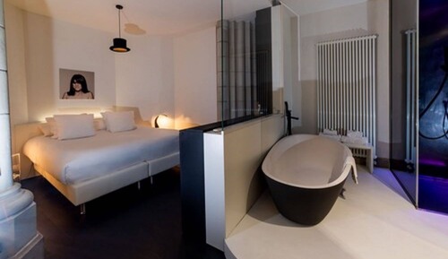 Suite (Sozo)