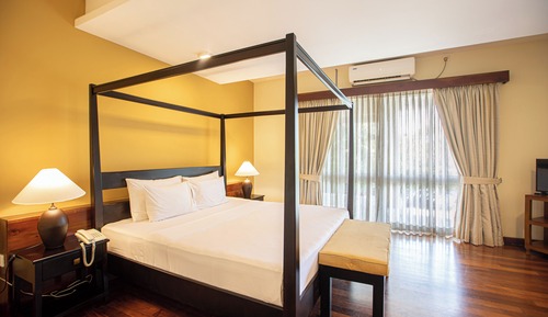Premier Suite, 1 Bedroom, Garden View, Garden Area
