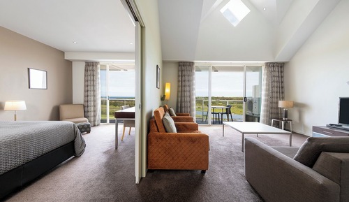 Luxury One Bedroom Apartment
