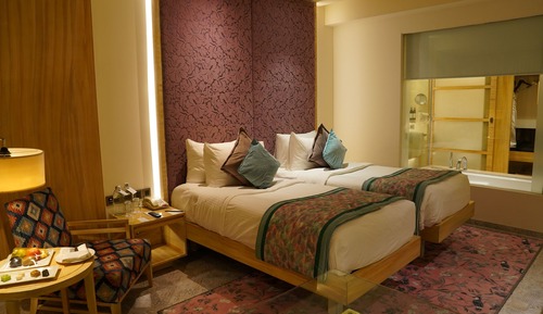 Club room with Bath Tub