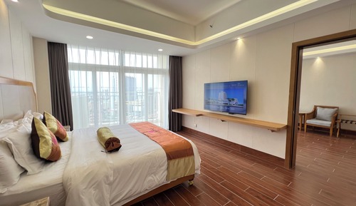 Traditional Suite (deluxe executive suite)