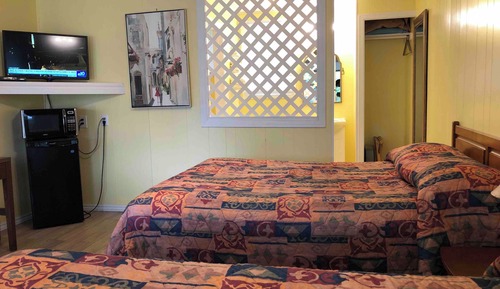 Motel Small Family Room