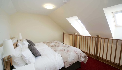 Suite, Mezzanine