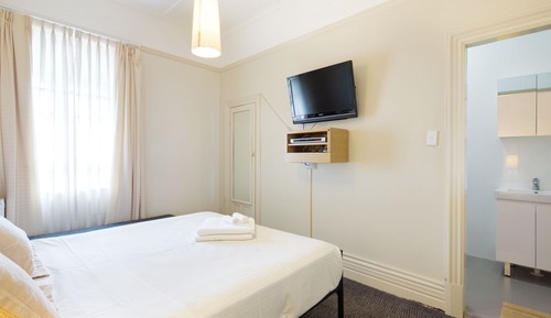 Queen Room, Ensuite