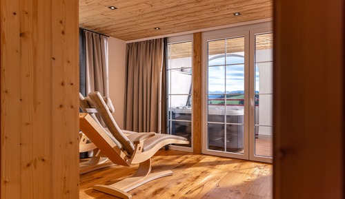 Luxury Suite, 1 Double Bed, Hot Tub, Mountain View