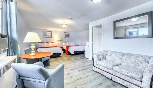 Deluxe Double Room, 2 Queen Beds, Non Smoking, Bathtub