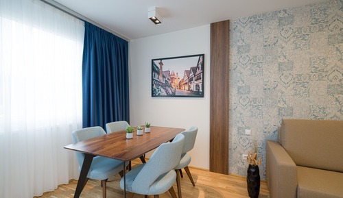 Deluxe Apartment (Top 7)