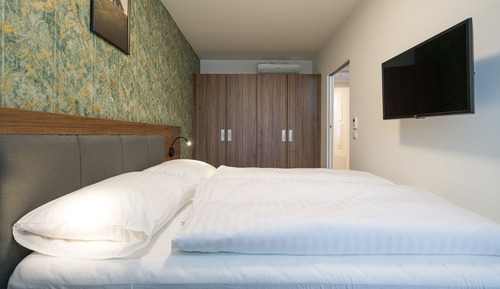 Deluxe Apartment (Top 25)