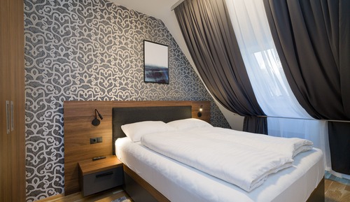 Deluxe Apartment (Top 2)