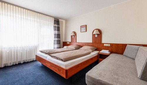 Double Room, Private Bathroom (mit Balkon)