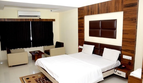 SUPER DELUXE AC ROOM